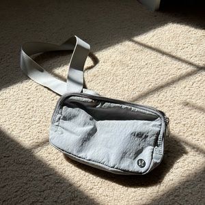 LULULEMON crossbody /fannypack bag